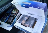 PS4 box rocks