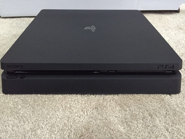 PS4 Slim leak